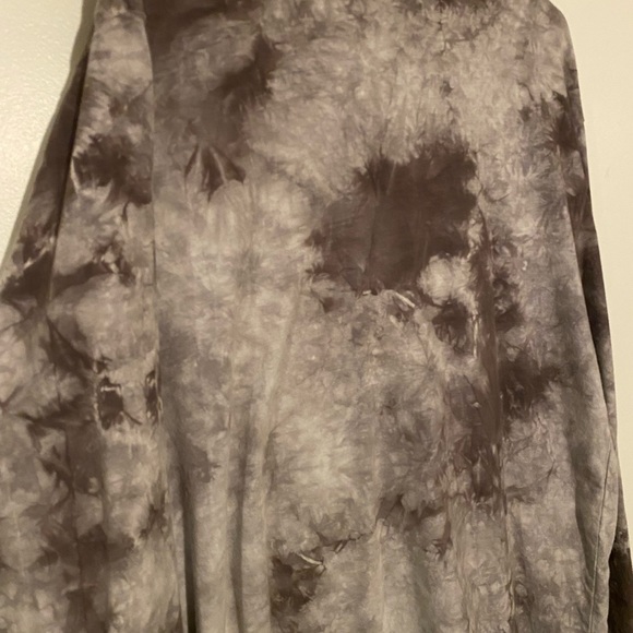 Paperbacks Long Sleeve - Picture 3 of 4